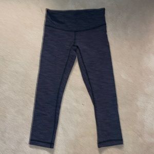 LULULEMON GREY LEGGINGS SIZE 4